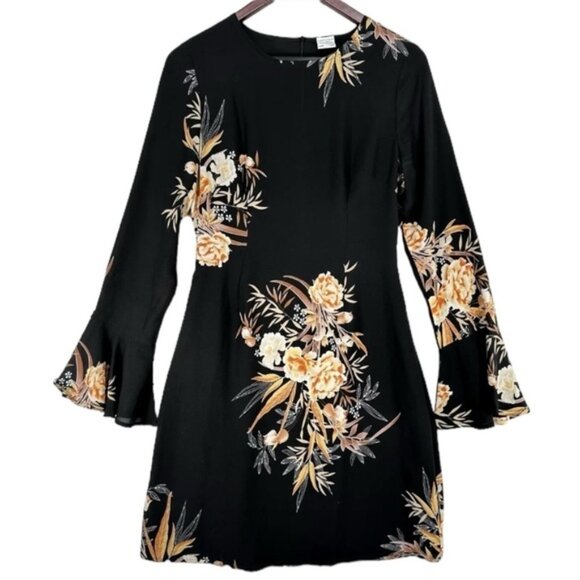 Selfie Leslie Black Floral Lined Crepe Bell Sleeve Mini Dress Large - Picture 2 of 7
